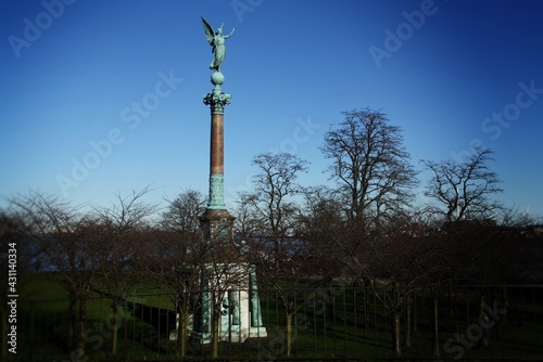 Columna de Ivar Huitfeldt    ngel de Langelinie Park  The Langelinie Promenade   Copenhague  Dinamarca. El monumento conmemora a los marineros civiles daneses que perdieron la vida durante la Primera G