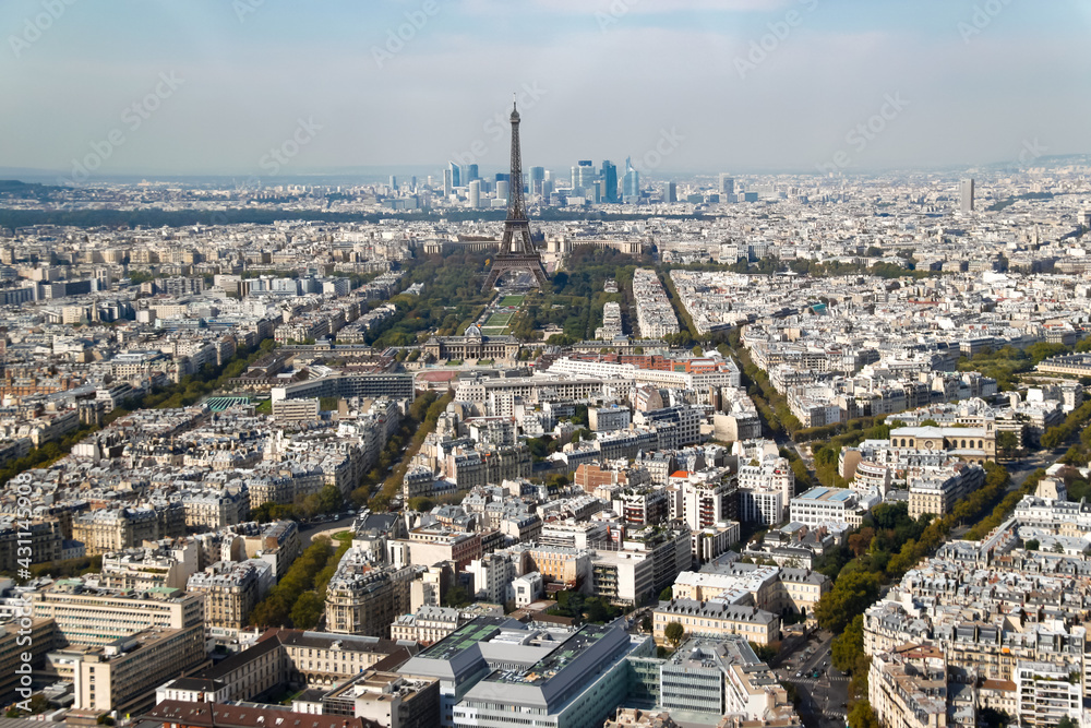 Tour Eiffel et Champ de Mars, vue du ciel à Paris