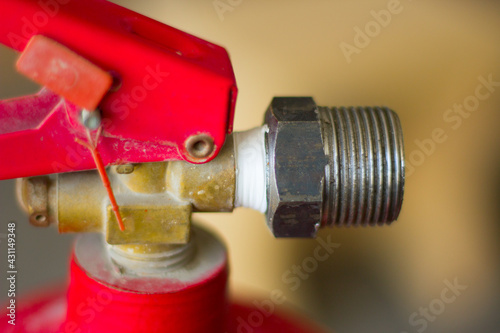 transitional nozzle for a fire extinguisher