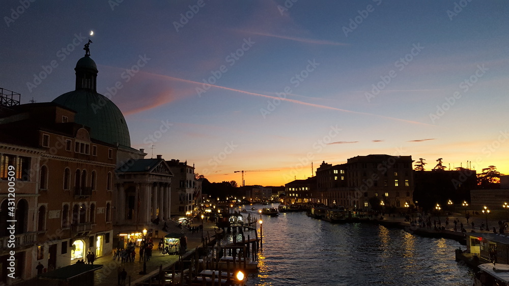 Obraz premium atardecer venecia