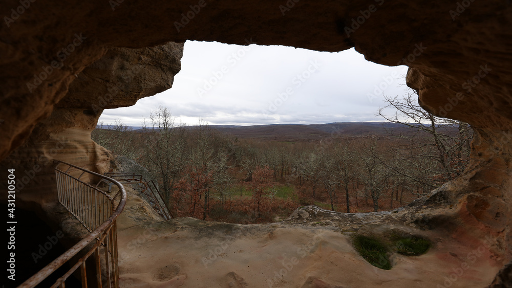 Ermita rupestre de San Miguel o Eremitorio de Presillas Burgos , España