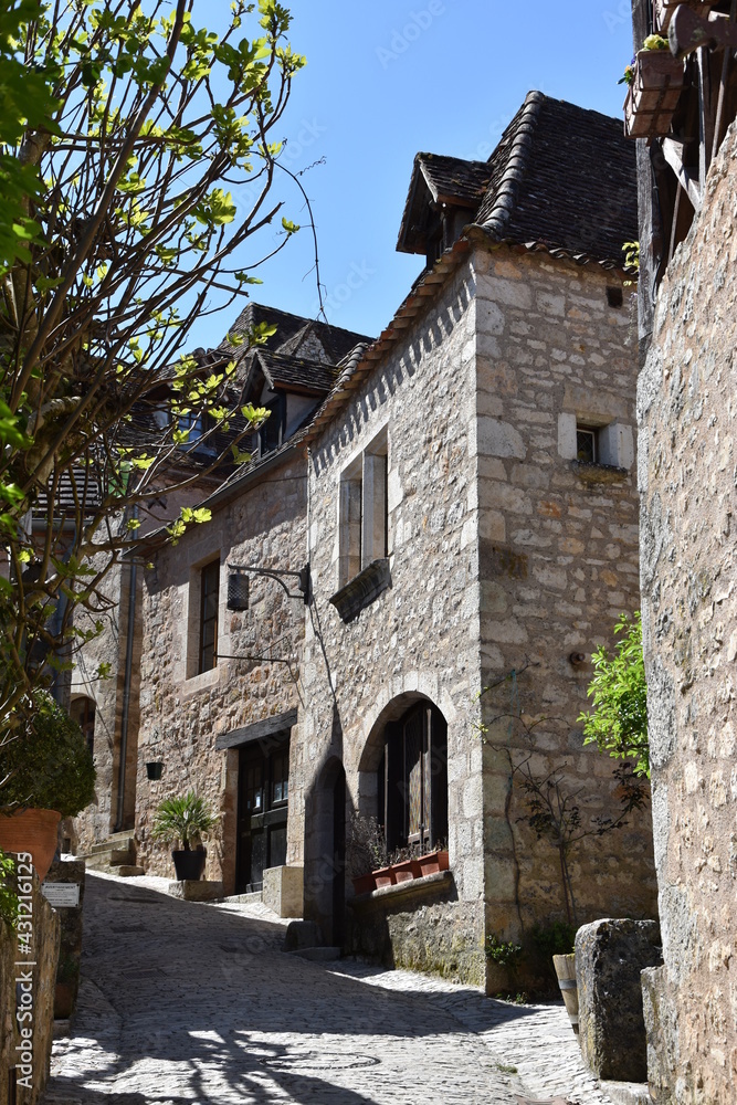 Ruelle de Saint-Cirq-Lapopie, dans le Lot