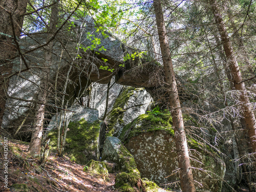 Canvas Print Glacial erratic stone formation in Rantasalmi, Finland