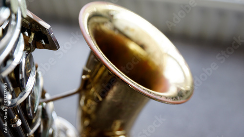 Details eines Alt Saxophon, Klappen und Schalltrichter