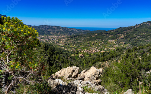 Wanderurlaub Mallorca - der GR221 Fernwanderweg durch die Schlucht Barranco de Biniaraix bei Soller - Panorama mit Blick auf Soller und Biniaraix photo