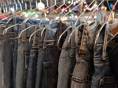 Jeans hanger