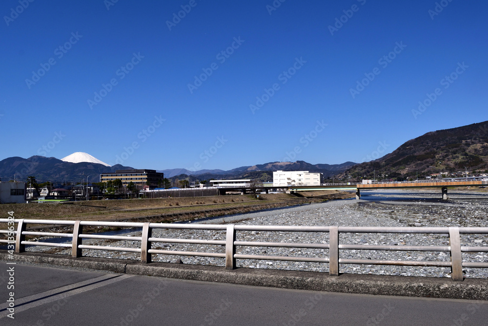 神奈川県松田 十文字橋から見る富士山