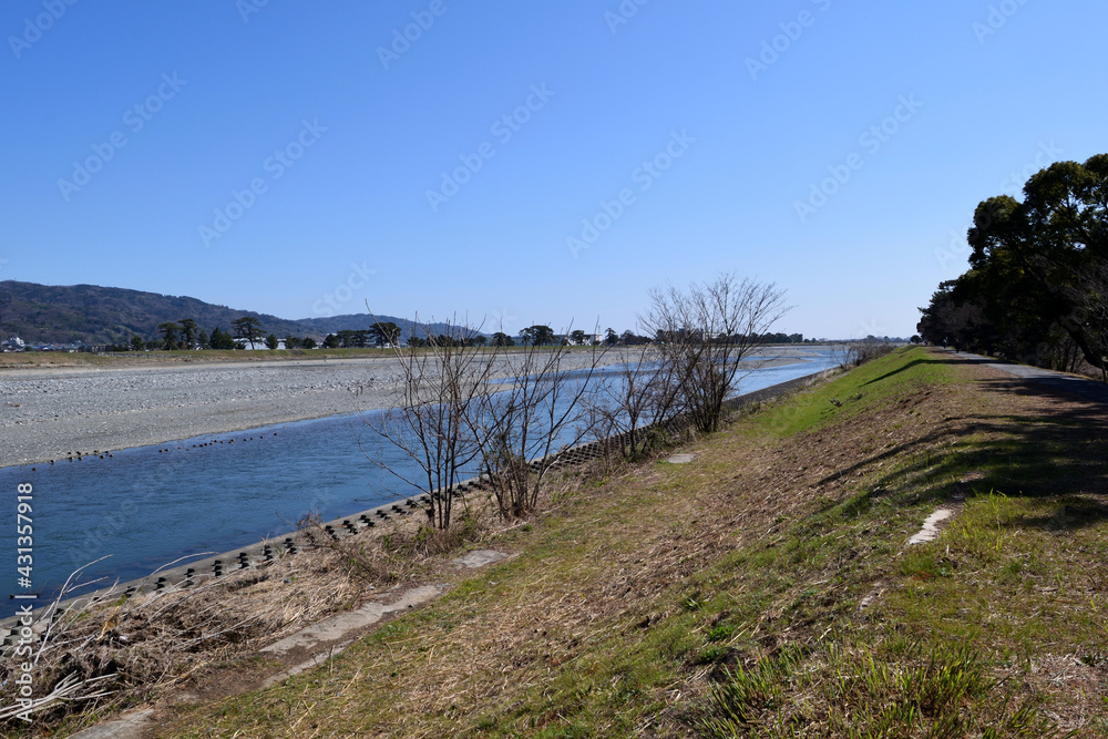 Fototapeta premium 神奈川県松田 酒匂川河川敷 開成町