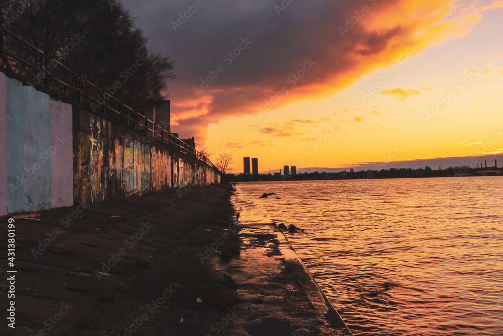 Fototapeta premium Sunset and the river