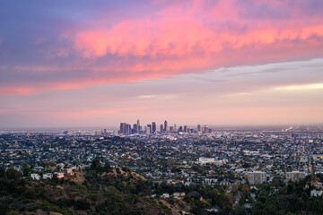 Fotobehang Koraal Skyline Los Angeles bij zonsondergang  © chones