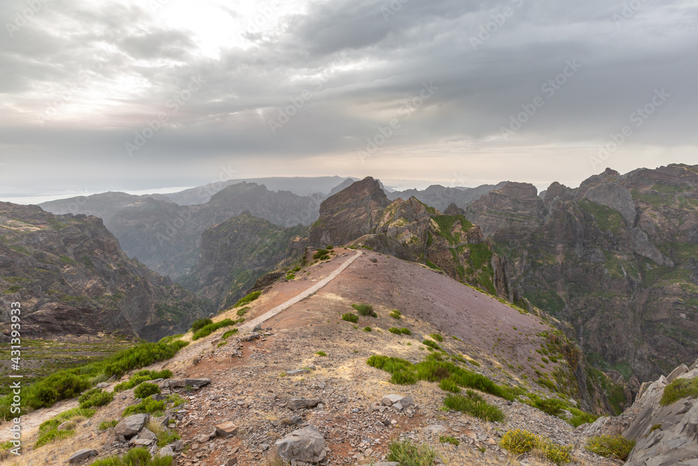 Obraz premium Le Pico Ruivo à Madère au coucher de soleil