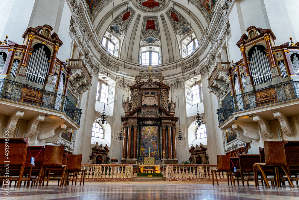 Fototapeta premium Mesmerizing view of Salzburg Cathedral or Salzburger Dom interior