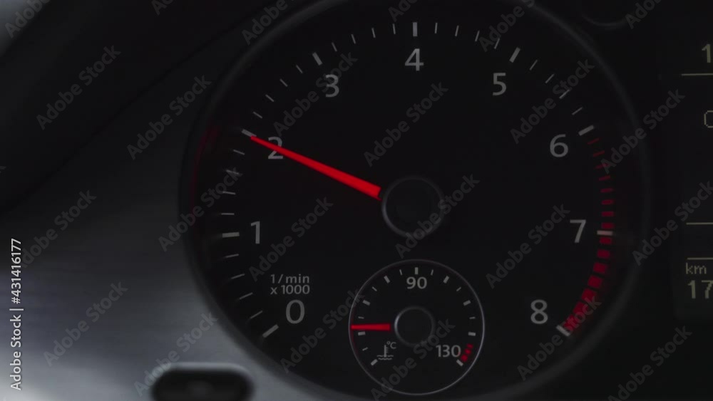 Pressing the gas pedal, movement of the tachometer needle Pressing the gas pedal, movement of the tachometer needle
