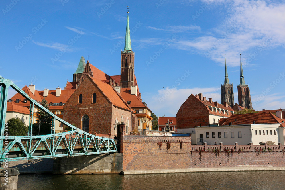 Dominsel Breslau Wroclaw mit Türmen und Oderbrücke