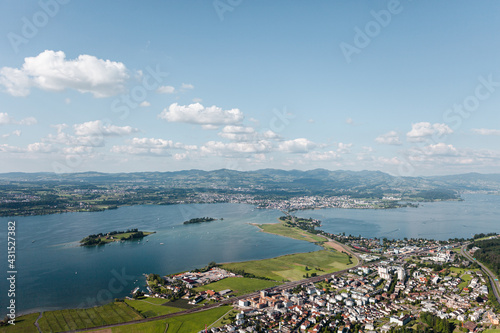 Zürichsee zwischen Pfäffikon und Rapperswil mit Insel Ufenau photo