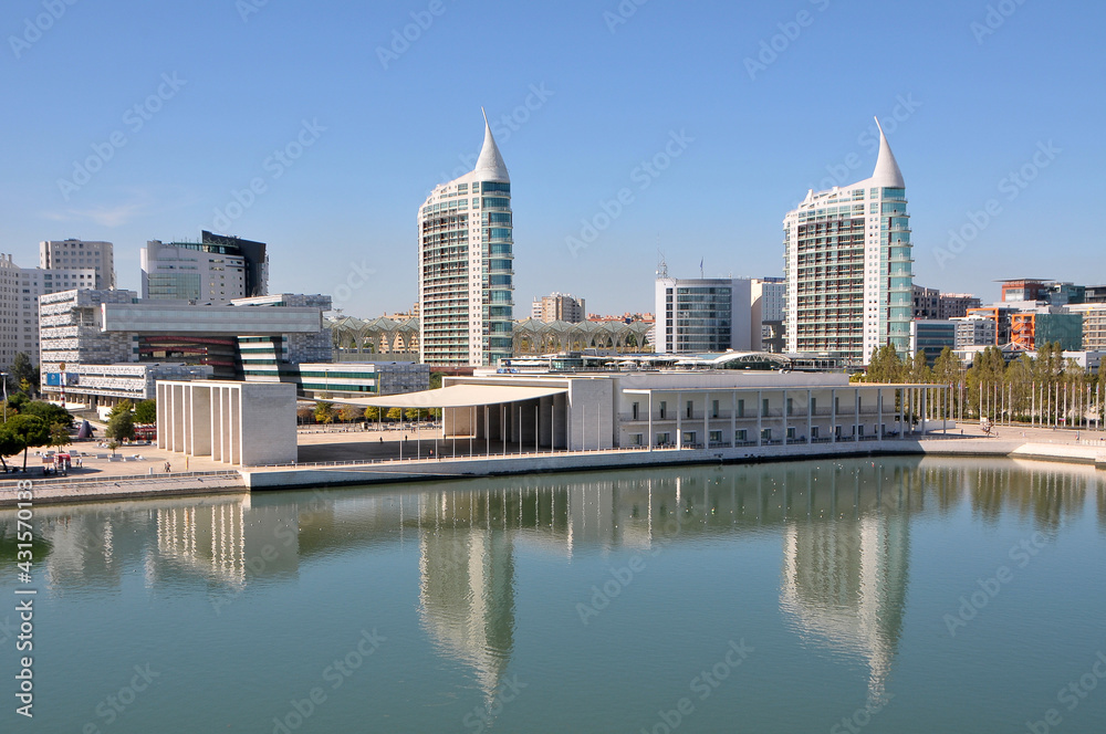 Naklejka premium Panorámica en el Parque de las Naciones de Lisboa, Portugal