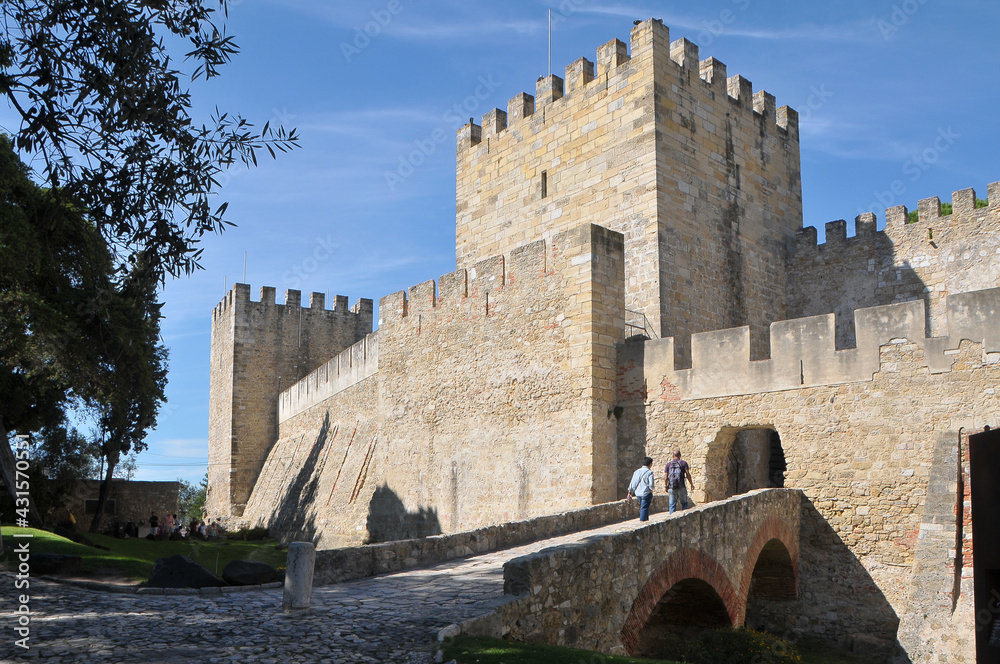 Castillo de San Jorge en el centro histórico de Lisboa, Portugal