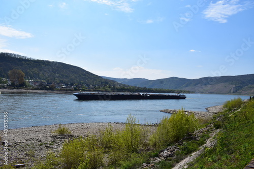 Rhein bei Osterspai photo