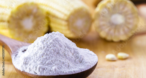 Corn starch is the corn flour used in cooking to prepare creams, as a thickener photo