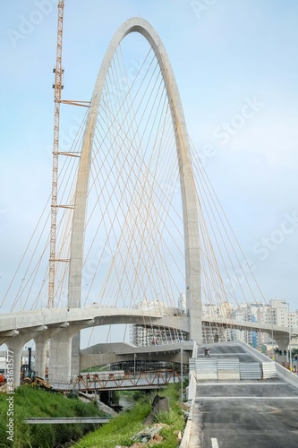 As obras do Arco da Inovação, a ponte estaiada. © Luis Lima Jr