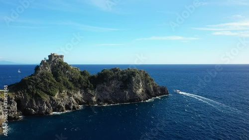 La tour du Capo di Conca sur la côte amalfitaine au bord de la mer tyrrhénienne en Europe, en Italie, en Campanie, dans la province de Salerne photo