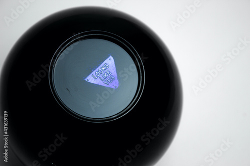 Black prediction ball for decision making.