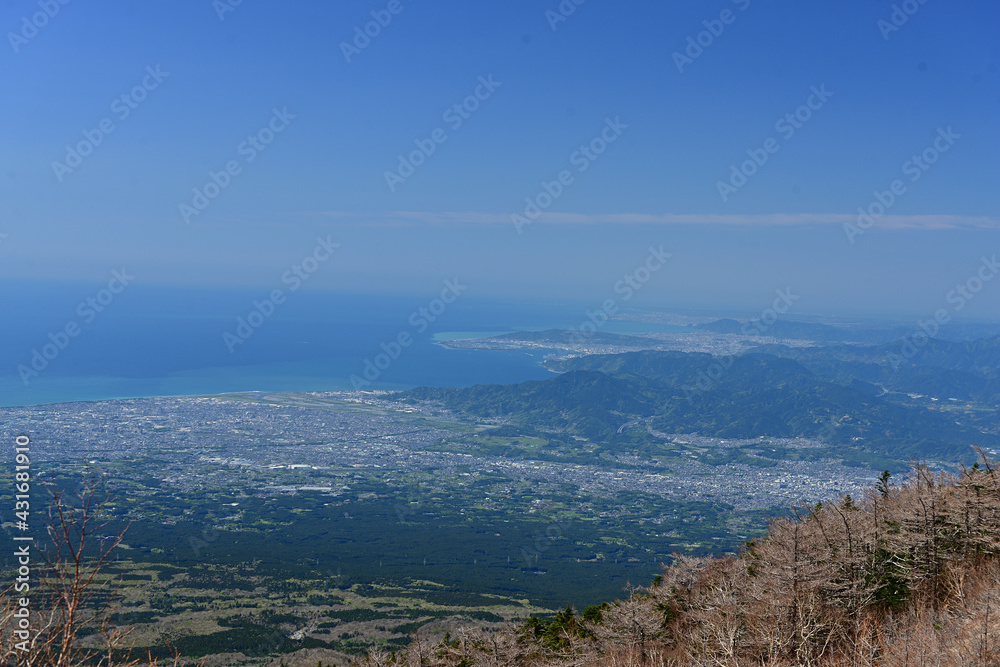 Fototapeta premium the sky during the spring season 