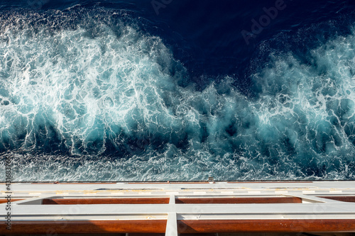 Cruise topdown landscape