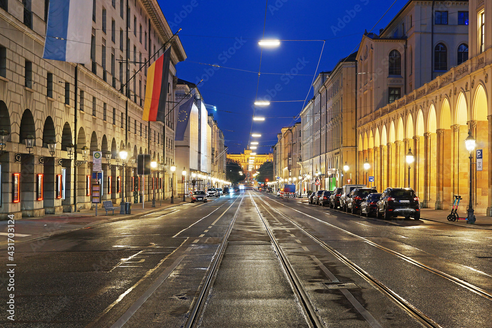 Die Maximilianstraße in München