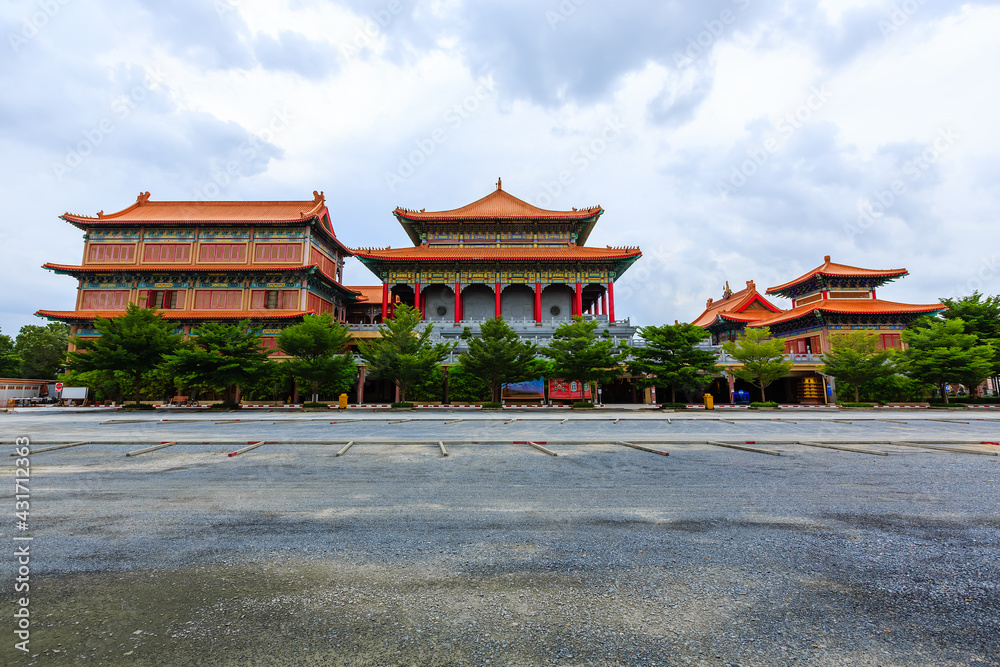 Fototapeta premium Beautiful Architecture Chinese style temple. Nonthaburi Thailand