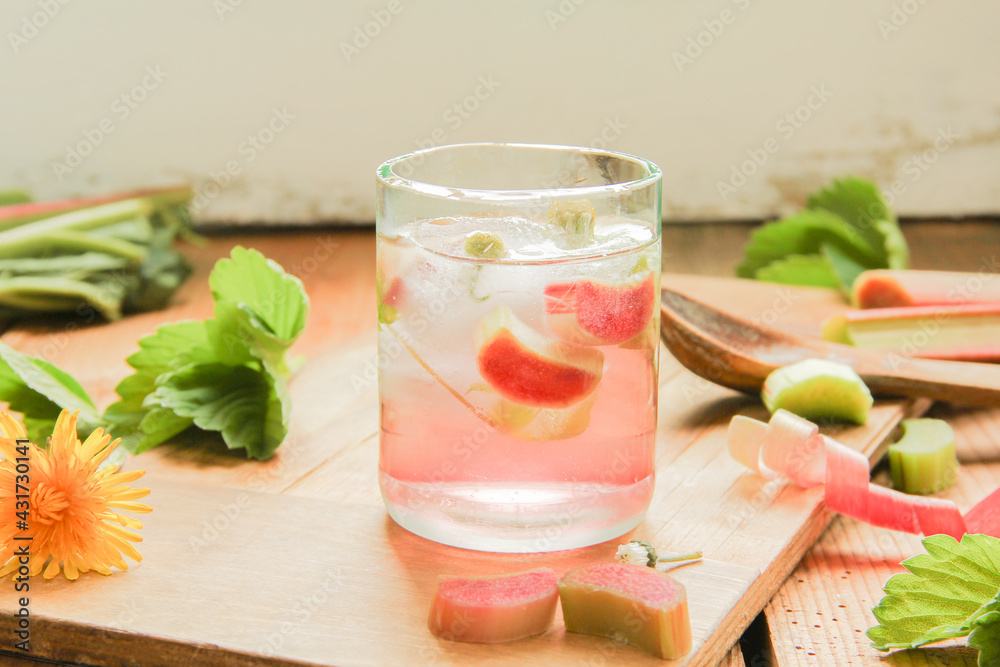 Rhabarbersaft Rhabarber Saft Juice Schorle Rhabarberschorle Stock Photo ...
