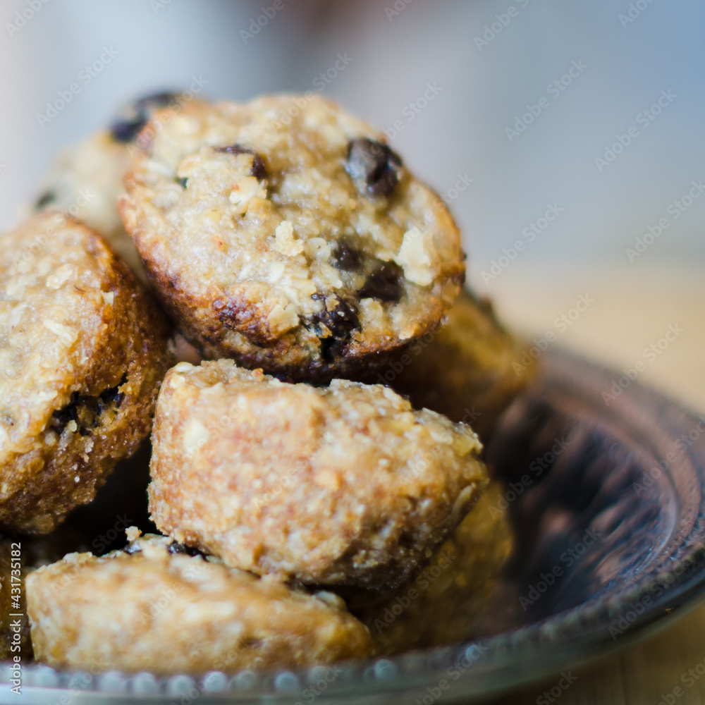raisin granola muffins raisin granola muffins