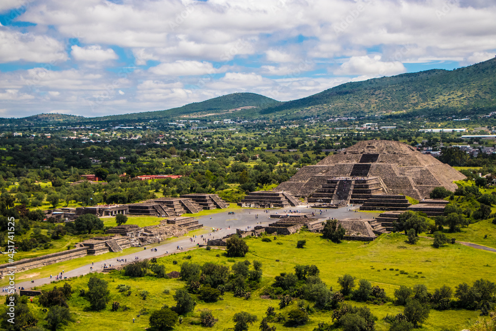 Naklejka premium Aztec Pyramid in Mexico