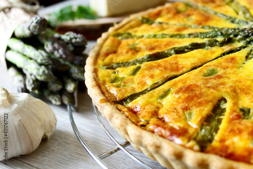 Delicious asparagus and bacon quiche