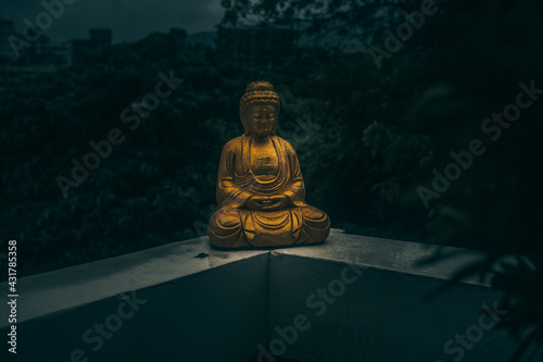 buddha statue