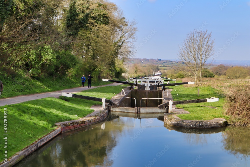 caen hill locks devizes kennet and avon canal