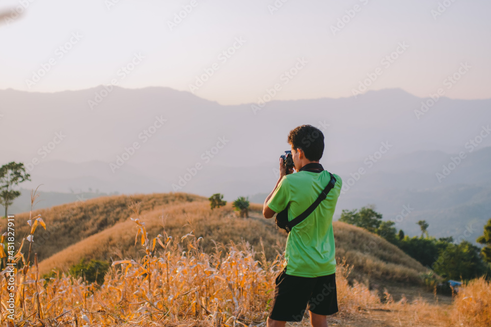 Travel on a high peak. Travel on a high peak.