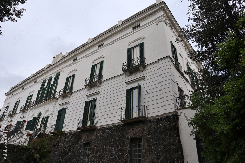 Napoli - Scorcio della facciata posteriore di Villa Floridiana
