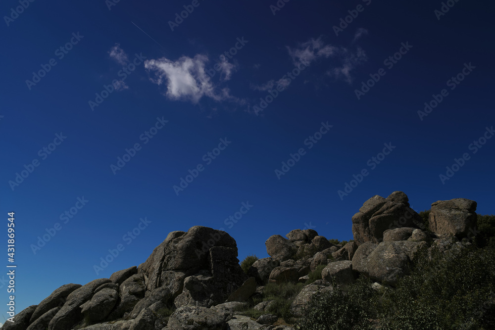 krajobraz góry niebo niebieskie chmury widok natura hiszpania