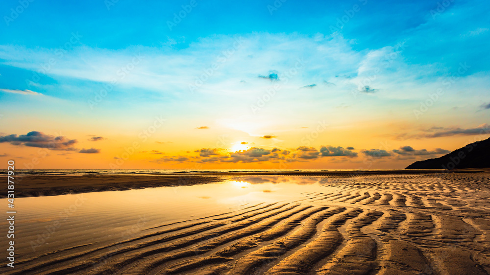 Amazing beach sunset Beautiful landscape of ocean summer time sunset nature background Amazing beach sunset Beautiful landscape of ocean summer time sunset nature background