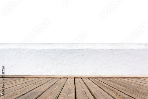 Terrasse bois brut, rambarde muret peint en blanc 