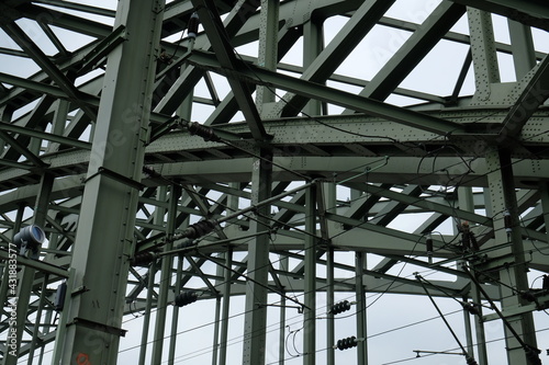 FU 2020-06-10 Deutz 483 Brückenkonstruktion und Stromleitungen