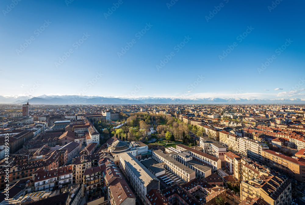 Obraz premium Aerial view of the city of Turin (Torino) from the Mole Antonelliana with the Italian Alps on the horizon, Piedmont (Piemonte), Italy, Europe.
