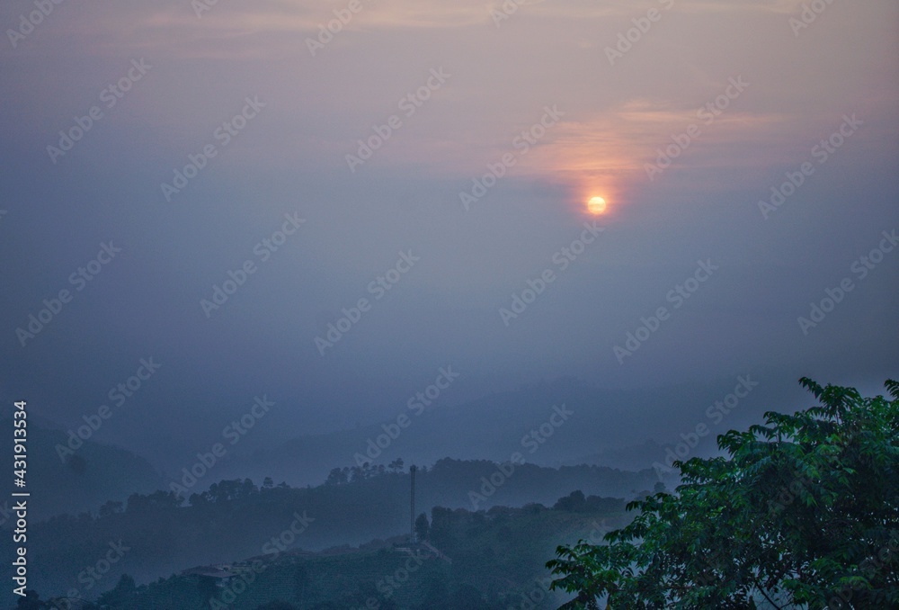 Fototapeta premium sunrise over the mountains
