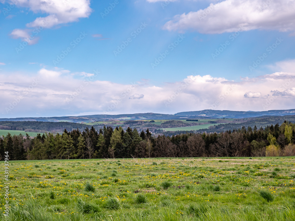 Blick über das Vogtland im Frühling