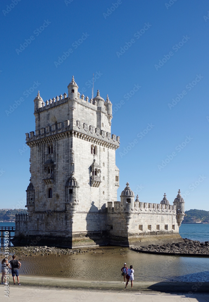 Der Torre de Belém in Lissabonner Stadtteil Belém