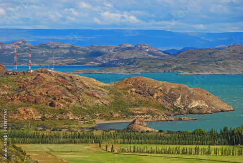patagonia emerald lake lago ibanez