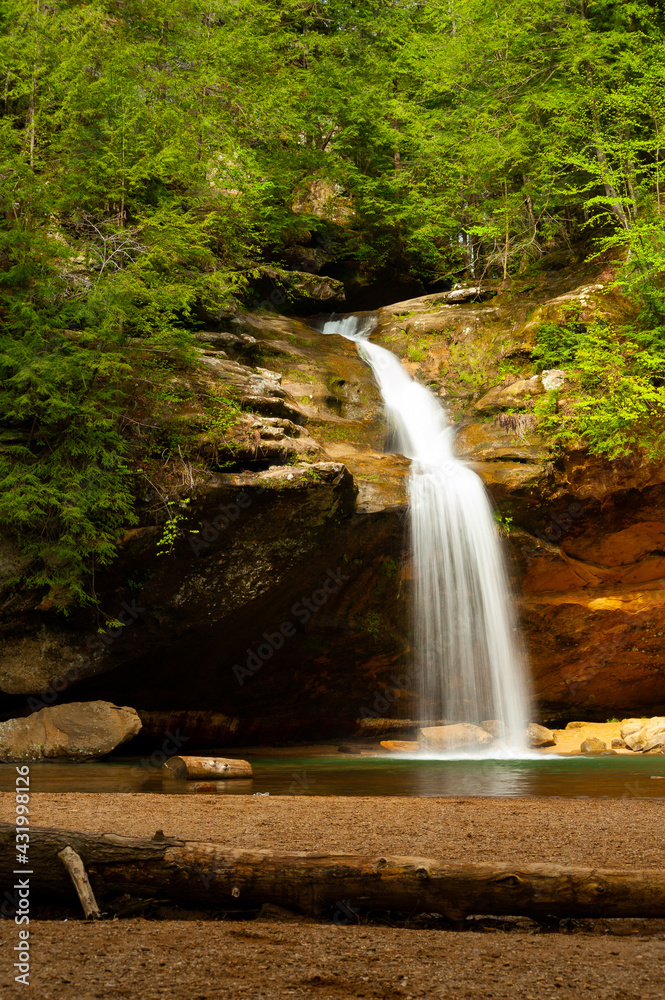 Obraz premium Lower Falls - Long Exposure of Waterfall in Spring - Hocking Hills, Wayne National Forest - Ohio