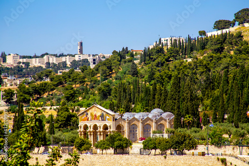 Jerusalem, Israel - 27 april 2021: Church of All Nations or Basilica of Agony, Roman Catholic church enshrines a section of bedrock where Jesus have prayed before arrest.