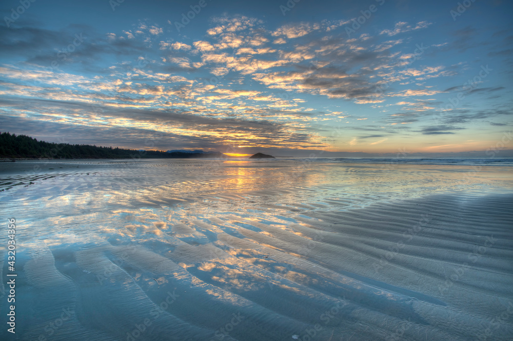 Sunrise at Combers Beach in Pacific Rim National Park on the West Coast of Vancouver Island